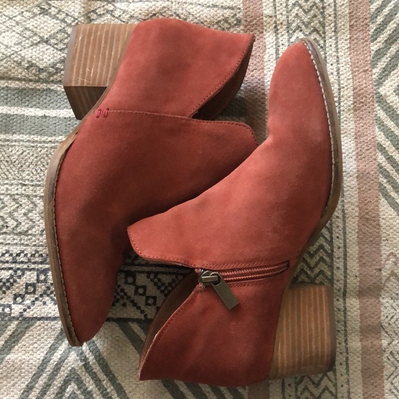 Anthropologie Liendo by Seychelles Booties - Picture 2 of 10